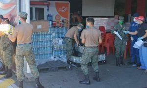 Ayuda de militares para donaciones Arcacontinental