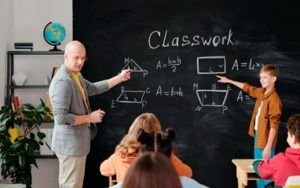 Día del maestro ecuatoriano 13 de abril