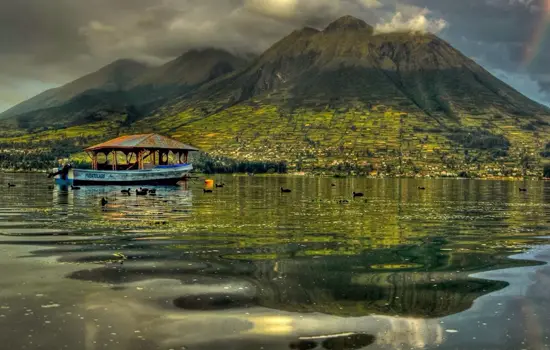 Lago de San Pablo Otavalo Ecuador Carnaval 2025