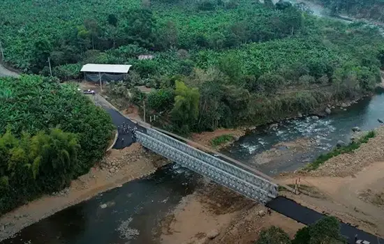 Puente Bailey sobre el río Calope - Cantonización de La Maná