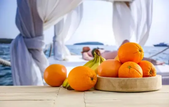 Cantonización de Naranjal. Imagen de referencia de naranjas dentro de un barco