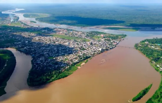 Río Napo cruzando por Francisco de Orellana