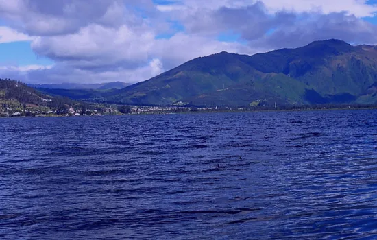 Lago San Pablo - Lagos y lagunas Ecuador