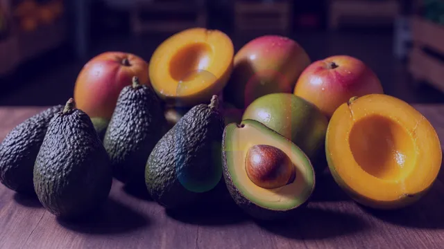 Mangos y aguacates - Cantonización de Marcabelí